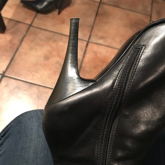 Ladies NineWest Button Leather Boots - Picture 4 of 4